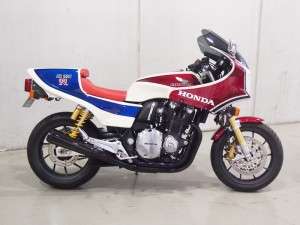 Honda CB1100R Fairing Kit typeR dari Doremi Collection tampak samping
