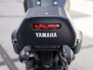 Tampak Lampu Belakang Yamaha XSR900 "CP3" oleh JvB-moto 2019