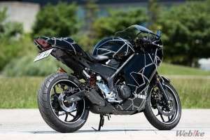 motor custom yamaha yzf-r25 tampak samping belakang