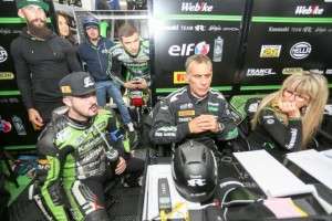 Gilles Stafler Bersama Kru Webike SRC Kawasaki France