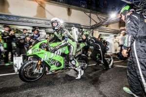 Suasana di Pit Webike SRC Kawasaki France