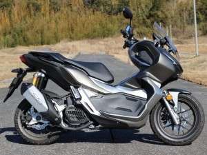 Tampak Samping Kanan ADV150