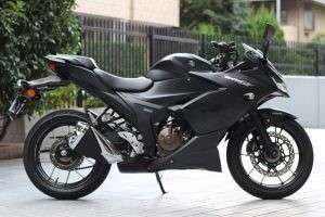 Tampak Samping Suzuki Gixxer SF250 2020 Black