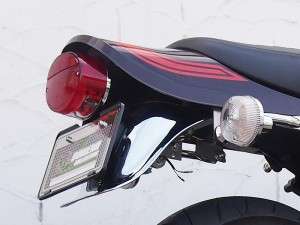 Tampilan Spakbor Belakang ala Z1 untuk Kawasaki Z900RS dari Doremi Collection (Red)