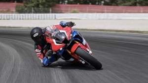 Honda CBR1000RR-R Fireblade honda fireblade 300x169 -