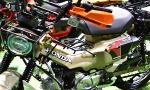 Bracket Box Tengah CT125 Limited Edition Military Campster