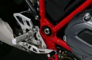 Tampak Depan Rearset BMW R1250GS by Aella rearset red r1250rs aella 300x197 -