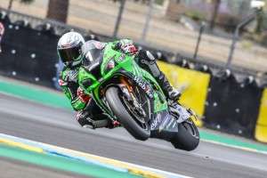 Aksi SRC Webike Kawasaki France Trickstar di Le Mans
