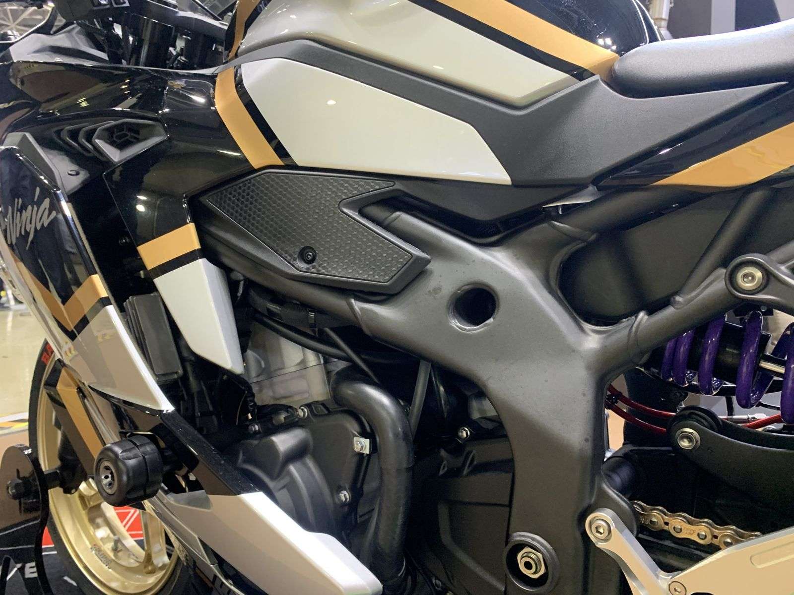 Frame Slider ZX-25R