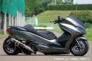 Honda Forza Tampak Samping