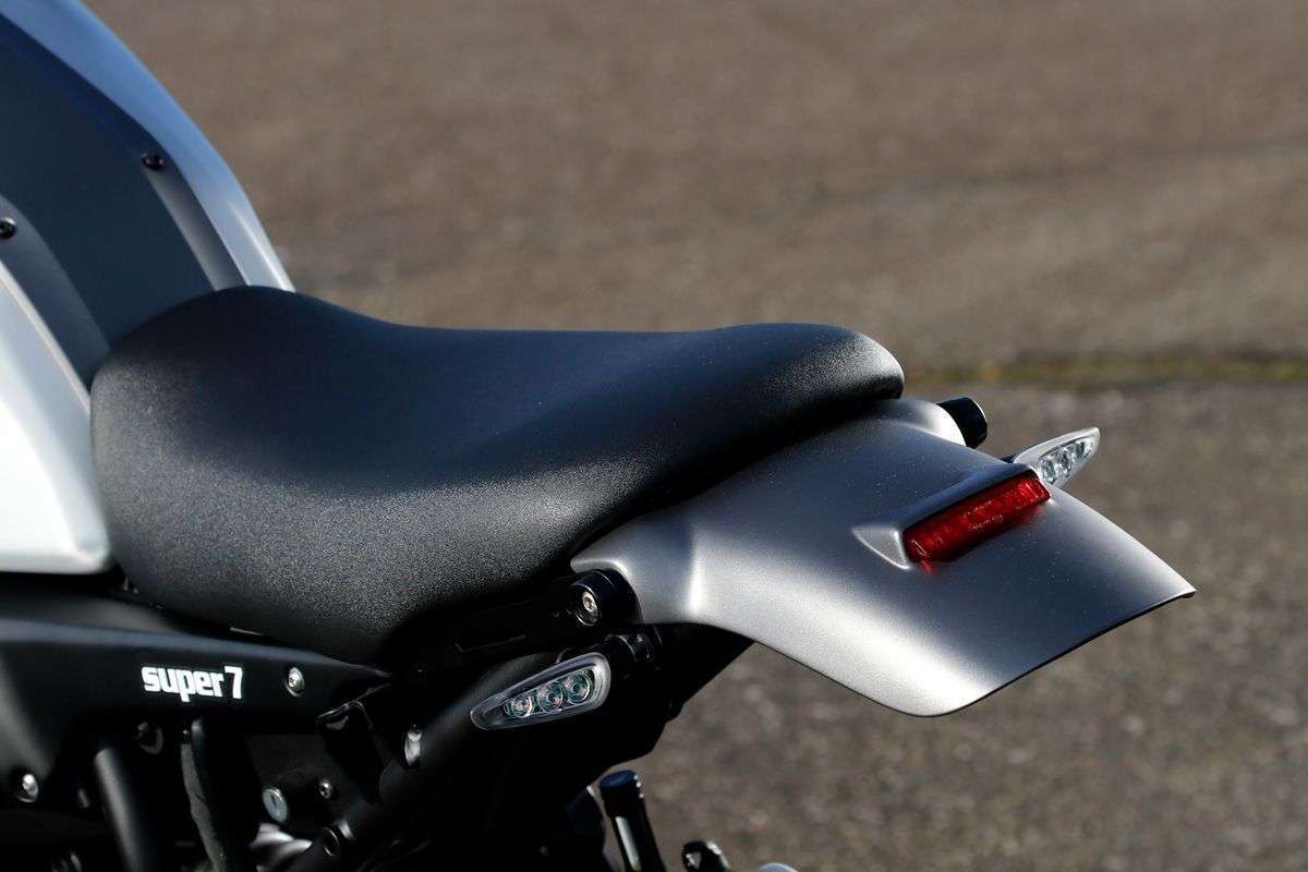 Bagian Belakang Yamaha XSR700