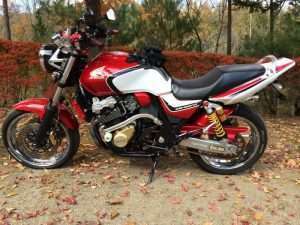 CB400SF Custom Tampak Samping