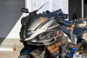 Cowl depan
