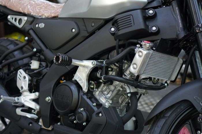 Footstep XSR155 Black WR3