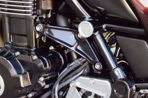 Engine hanger