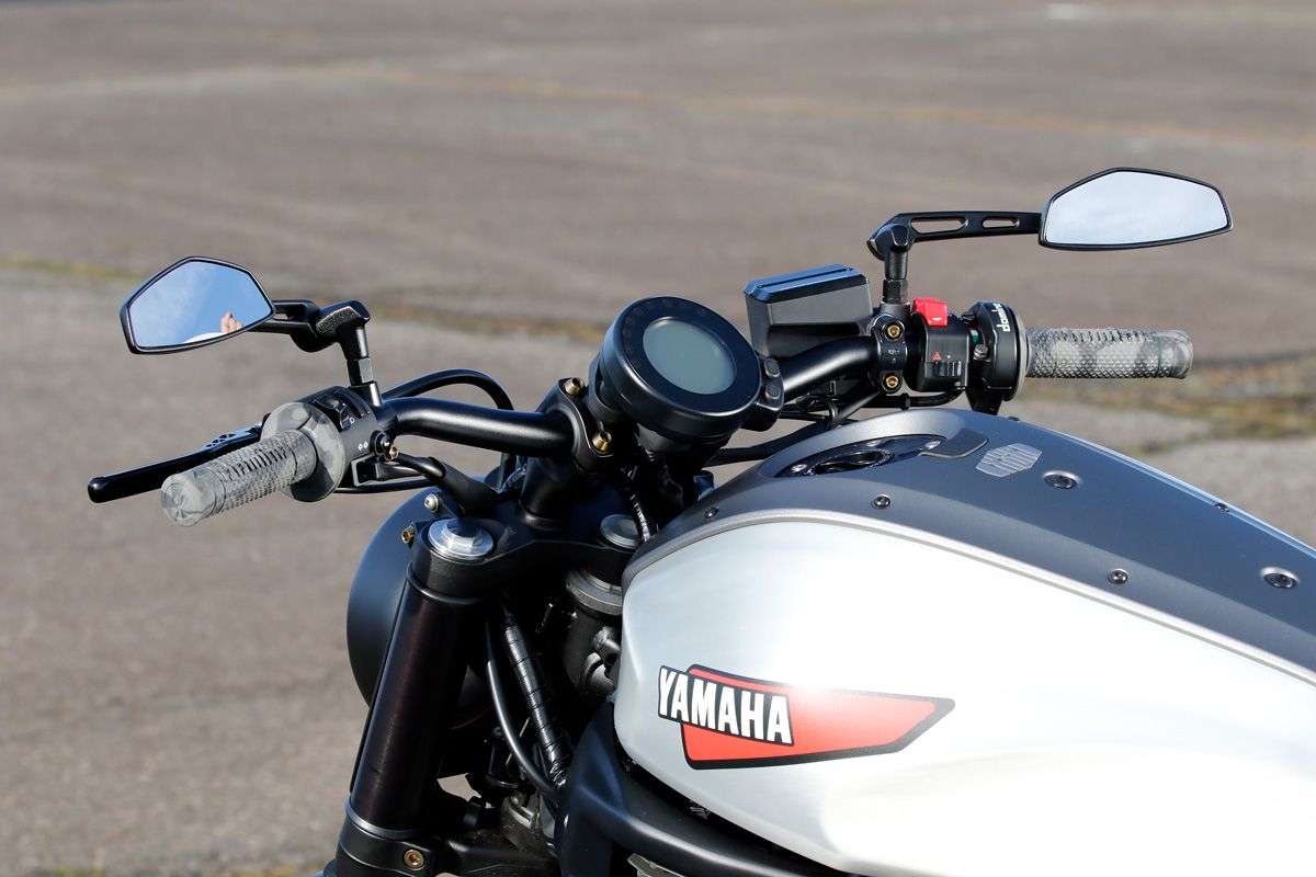 Stang Yamaha XSR700