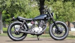 Yamaha SR400 Modif Samping Kanan