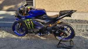 Yamaha YZF-R25 Samping Kiri