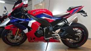 Tampak Samping Honda CBR1000RR-R Fireblade