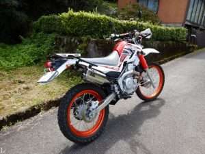 Yamaha Serow250 dari Belakang