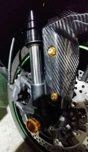 Detil spakbor depan carbon