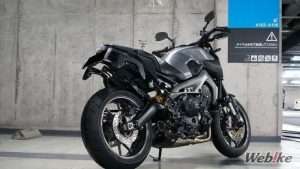 Yamaha MT-09 Tampak Belakang
