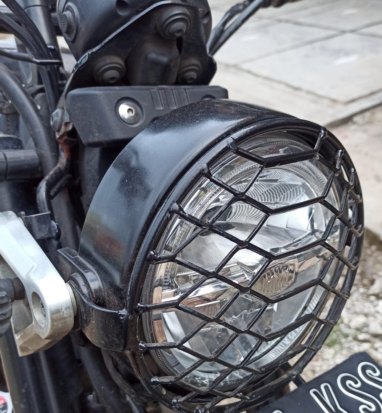 Grill Lampu Depan XSR155