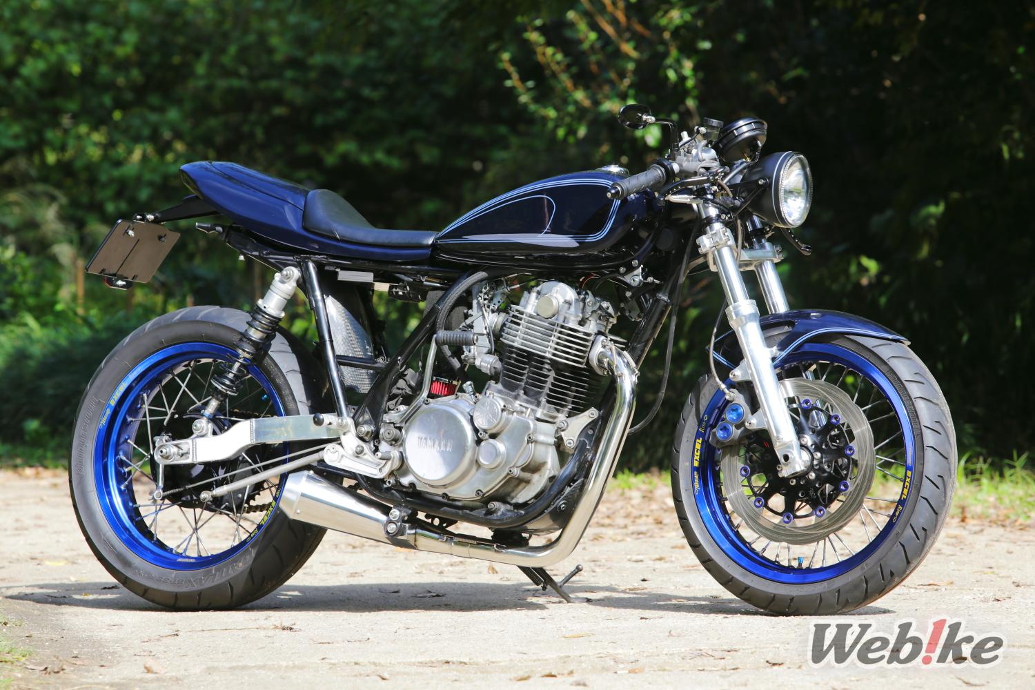 Yamaha SR400 Samping Kanan
