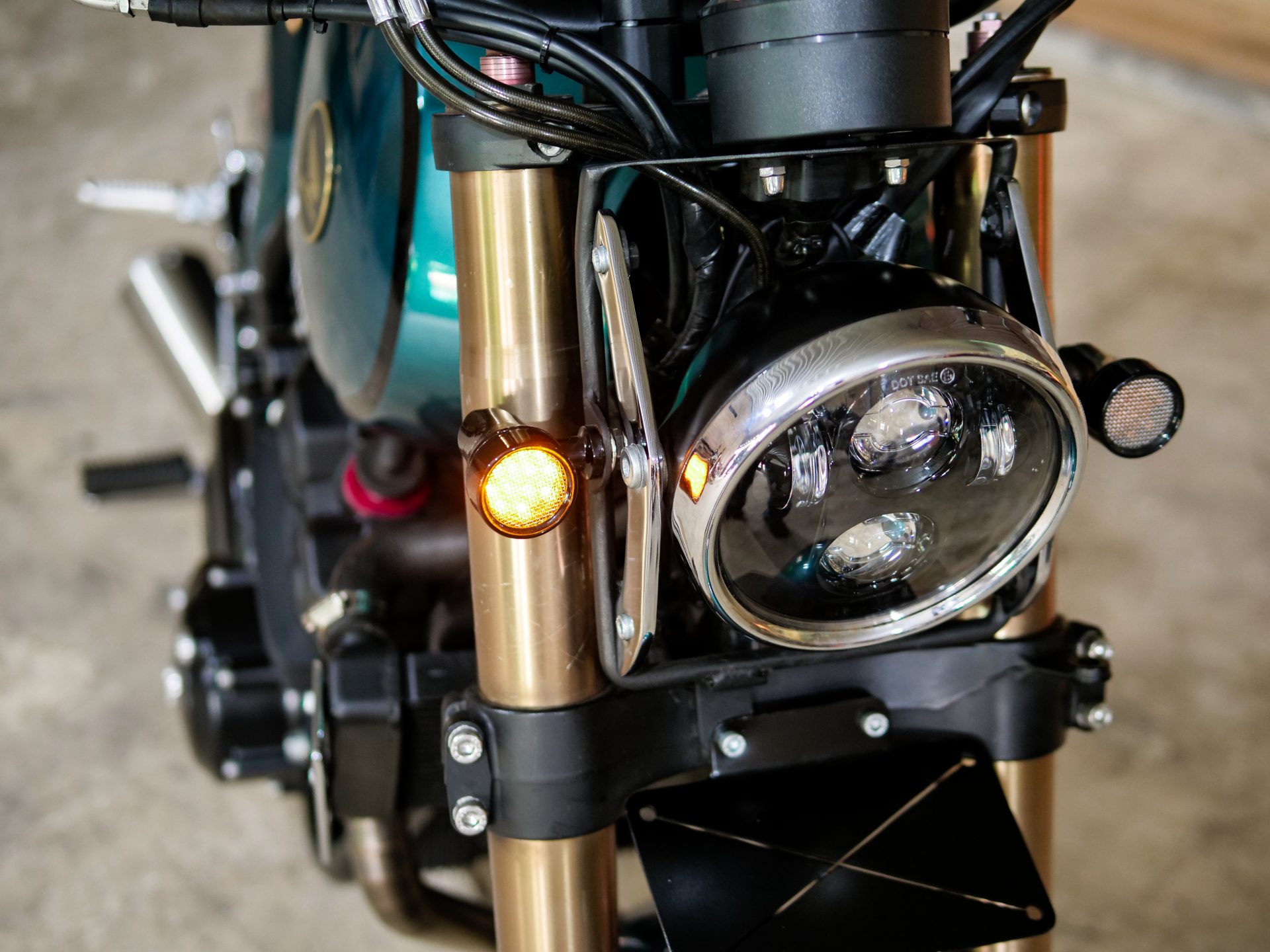 Lampu Depan CB400