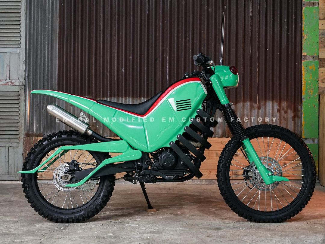 Motor Custom Satria Baja Hitam