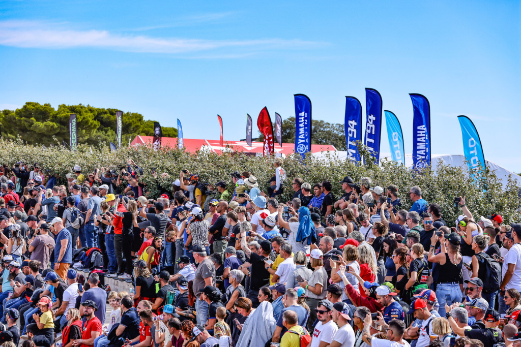 Bol d'Or crowd
