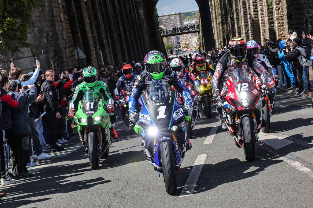 24 Heures Motos Parade