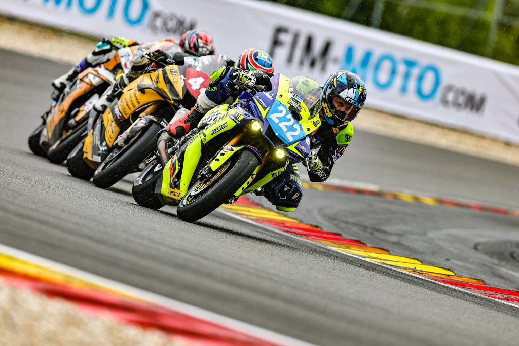 Super Moto Racing
