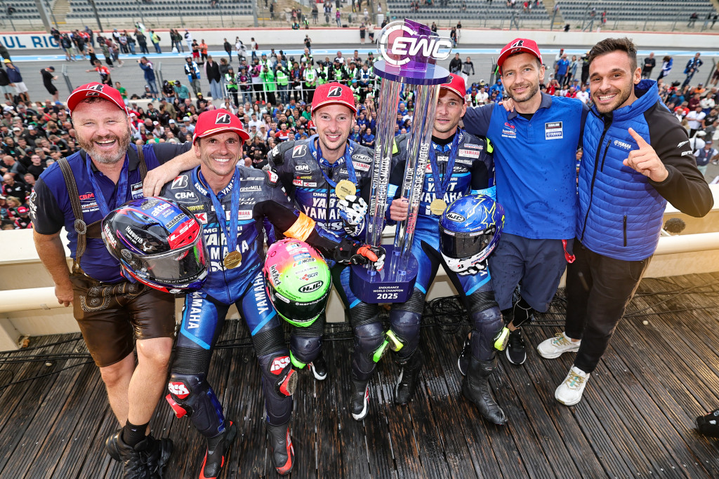 Yamalube YART Yamaha EWC Official Team Bol Dor